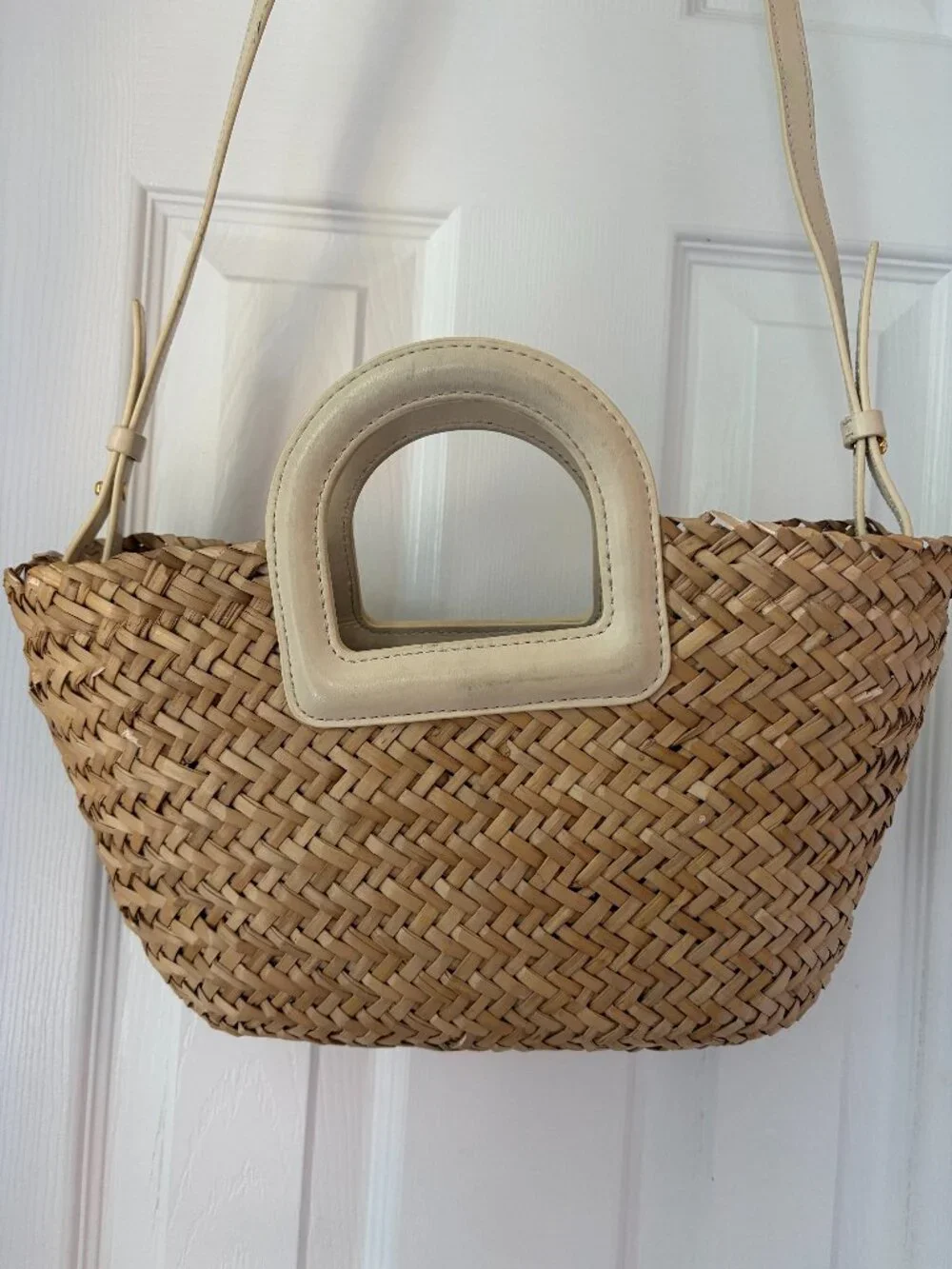 Madewell The Mini Bucket Crossbody Bag in Handwoven Straw - Picture 2 of 4